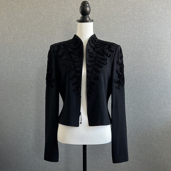 St. John Evening - Black embellished Jacket. GORGEOUS! Like NEW! Size 10 - Picture 7 of 10